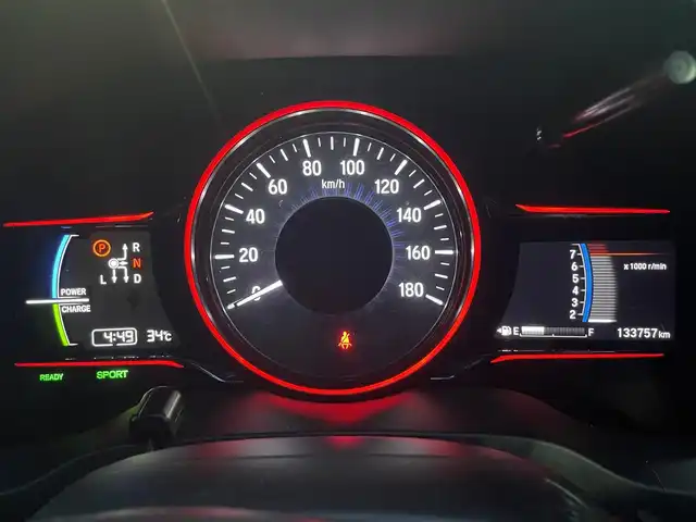 ホンダ ヴェゼル ハイブリッド Z 東京都 2016(平28)年 13.4万km ホワイトオーキッドパール パドルシフト/ナビロック