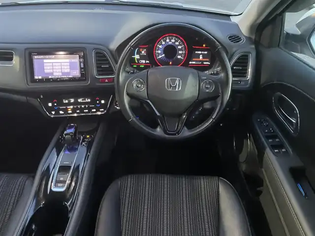 ホンダ ヴェゼル ハイブリッド Z 東京都 2016(平28)年 13.4万km ホワイトオーキッドパール パドルシフト/ナビロック