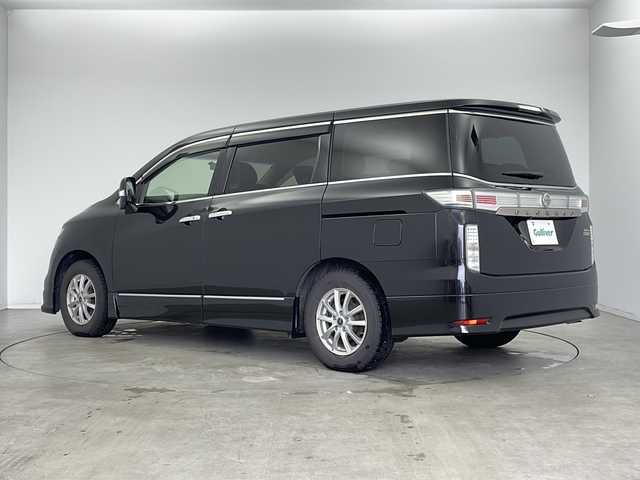 日産 エルグランド 250ハイウェイスターS 新潟県 2015(平27)年 5.4万km ファントムブラック 純正８インチナビ　CD・DVD・Bluetooth/後席フィリップダウンモニター/ハーフレザーシート/両側パワースライドドア/夏タイヤ有/後席オットマン