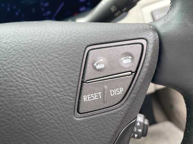 レクサス ＬＳ 460 バージョンU 鹿児島県 2007(平19)年 12.6万km プレミアムシルバーM プッシュスタート/オートライト/ダブル＆サイドエアバック/全席パワーシート/プッシュスタート/ウィンカーミラー/スポーツモード、コンフォートモード/横滑り防止装置/パワー、スノー、エレクトロニカリモード
