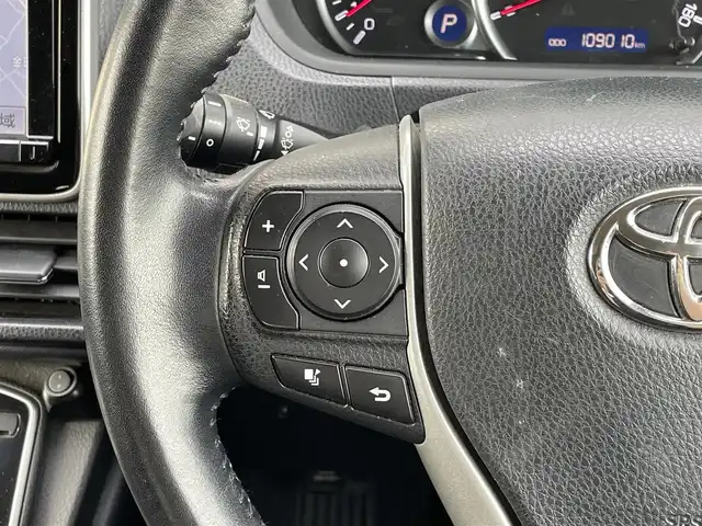トヨタ ヴォクシー ZS 宮崎県 2014(平26)年 10.9万km ブラッキッシュアゲハガラスフレーク 純正9インチナビ/CD/DVD/BT/フルセグTV/フリップダウンモニター/バックカメラ/前後ドライブレコーダー/両側パワースライドドア/LEDオートライト/純正16インチAW/ステアリングスイッチ/アイドリングストップ/プッシュスタート/ビルトインETC/禁煙車
