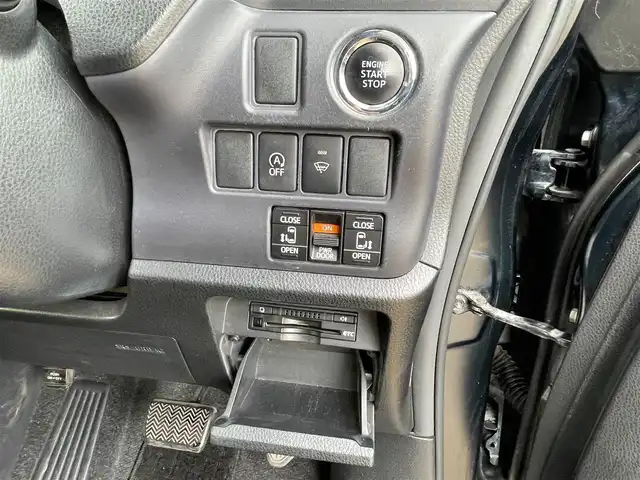 トヨタ ヴォクシー ZS 宮崎県 2014(平26)年 10.9万km ブラッキッシュアゲハガラスフレーク 純正9インチナビ/CD/DVD/BT/フルセグTV/フリップダウンモニター/バックカメラ/前後ドライブレコーダー/両側パワースライドドア/LEDオートライト/純正16インチAW/ステアリングスイッチ/アイドリングストップ/プッシュスタート/ビルトインETC/禁煙車