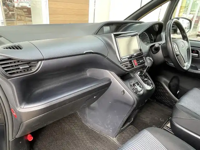 トヨタ ヴォクシー ZS 宮崎県 2014(平26)年 10.9万km ブラッキッシュアゲハガラスフレーク 純正9インチナビ/CD/DVD/BT/フルセグTV/フリップダウンモニター/バックカメラ/前後ドライブレコーダー/両側パワースライドドア/LEDオートライト/純正16インチAW/ステアリングスイッチ/アイドリングストップ/プッシュスタート/ビルトインETC/禁煙車
