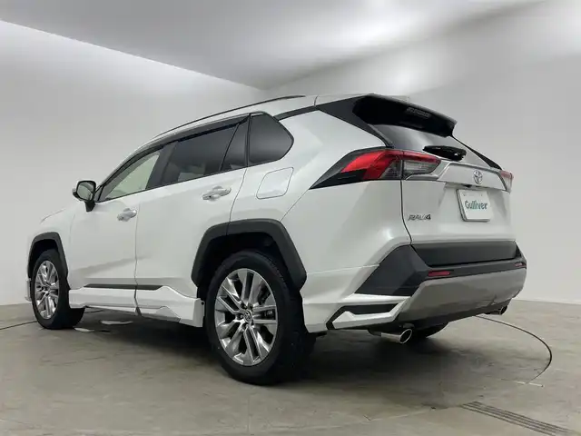 トヨタ ＲＡＶ４ G Zパッケージ 岡山県 2023(令5)年 0.8万km プラチナホワイトパールマイカ ワンオーナー/トヨタセーフティーセンス/純正１０．５インチナビ　/（CD/DVD/BT/メモリ/フルセグTV）/モデリスタフルエアロ　/サンルーフ/本革黒シート/プリクラッシュセーフティ/アラウンドビューモニター　/クルーズコントロール/ビルドインＥＴＣ２．０　/シートヒーター/エアシート/ステアリングヒーター/デジタルインナーミラー　/ＬＥＤヘッドライト/チルステ/ISOFIX/プリクラッシュセーフティー/ステアリングスイッチ/置くだけ充電/純正フロアマット/フォグランプ/純正ドライブレコーダー（前後）/オートライト/オートハイビーム/電動リアゲート/ブラインドスポットモニター/取扱説明書/新車保証書