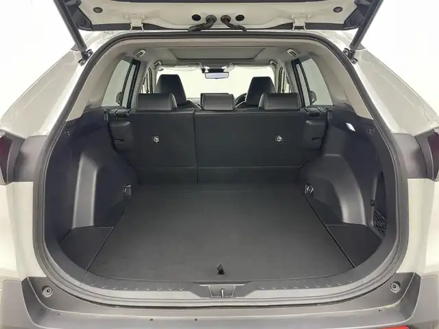 トヨタ ＲＡＶ４ G Zパッケージ 岡山県 2023(令5)年 0.8万km プラチナホワイトパールマイカ ワンオーナー/トヨタセーフティーセンス/純正１０．５インチナビ　/（CD/DVD/BT/メモリ/フルセグTV）/モデリスタフルエアロ　/サンルーフ/本革黒シート/プリクラッシュセーフティ/アラウンドビューモニター　/クルーズコントロール/ビルドインＥＴＣ２．０　/シートヒーター/エアシート/ステアリングヒーター/デジタルインナーミラー　/ＬＥＤヘッドライト/チルステ/ISOFIX/プリクラッシュセーフティー/ステアリングスイッチ/置くだけ充電/純正フロアマット/フォグランプ/純正ドライブレコーダー（前後）/オートライト/オートハイビーム/電動リアゲート/ブラインドスポットモニター/取扱説明書/新車保証書