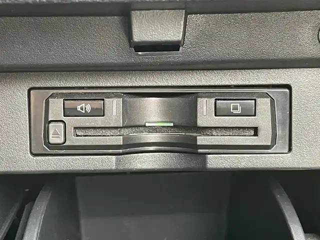 トヨタ アルファード S Cパッケージ 千葉県 2019(令1)年 5.7万km ホワイトパールクリスタルシャイン TRDエアロ/WORK20インチアルミホイール/黒レザーシート/ALPINE9インチSDナビ【X9Z】/・CD/DVD/MSV/Bluetooth/フルセグTV/ALPINEフリップダウンモニター【RSH10S-L】/両後パワースライドドア/前席パワーシート/前席シートヒーター/前席シートベンチレーション/パワーバックドア/トヨタセーフティーセンス/・プリクラッシュセーフティー/・レーンキープアシスト/・パーキングサポートブレーキ/・ロードサインアシスト/・アダプティブクルーズコントロール/・オートマチックハイビーム/ステアリングヒーター/ウッドコンビステアリング/純正三眼LEDヘッドライト/フォグランプ/ドアバイザー/ビルトインETC/社外ドライブレコーダー【VREC-DZ300】/木目調パネル/サイド＆カーテンエアバッグ/新車時保証書＆取扱説明書