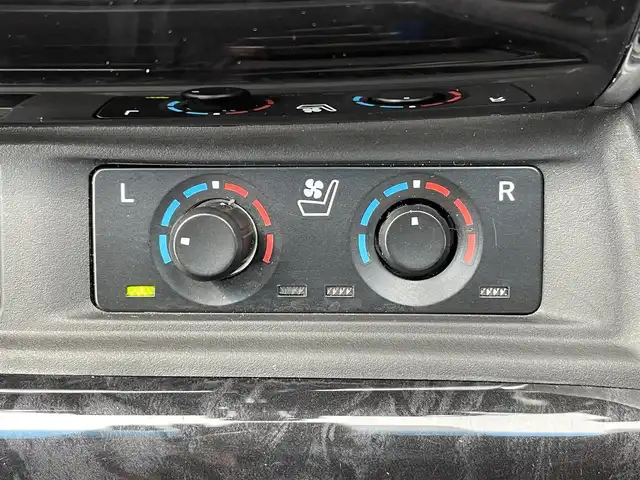 トヨタ アルファード S Cパッケージ 千葉県 2019(令1)年 5.7万km ホワイトパールクリスタルシャイン TRDエアロ/WORK20インチアルミホイール/黒レザーシート/ALPINE9インチSDナビ【X9Z】/・CD/DVD/MSV/Bluetooth/フルセグTV/ALPINEフリップダウンモニター【RSH10S-L】/両後パワースライドドア/前席パワーシート/前席シートヒーター/前席シートベンチレーション/パワーバックドア/トヨタセーフティーセンス/・プリクラッシュセーフティー/・レーンキープアシスト/・パーキングサポートブレーキ/・ロードサインアシスト/・アダプティブクルーズコントロール/・オートマチックハイビーム/ステアリングヒーター/ウッドコンビステアリング/純正三眼LEDヘッドライト/フォグランプ/ドアバイザー/ビルトインETC/社外ドライブレコーダー【VREC-DZ300】/木目調パネル/サイド＆カーテンエアバッグ/新車時保証書＆取扱説明書
