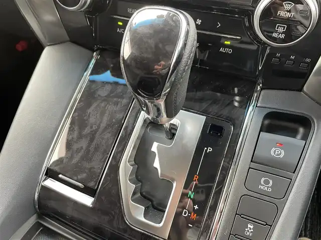 トヨタ アルファード S Cパッケージ 千葉県 2019(令1)年 5.7万km ホワイトパールクリスタルシャイン TRDエアロ/WORK20インチアルミホイール/黒レザーシート/ALPINE9インチSDナビ【X9Z】/・CD/DVD/MSV/Bluetooth/フルセグTV/ALPINEフリップダウンモニター【RSH10S-L】/両後パワースライドドア/前席パワーシート/前席シートヒーター/前席シートベンチレーション/パワーバックドア/トヨタセーフティーセンス/・プリクラッシュセーフティー/・レーンキープアシスト/・パーキングサポートブレーキ/・ロードサインアシスト/・アダプティブクルーズコントロール/・オートマチックハイビーム/ステアリングヒーター/ウッドコンビステアリング/純正三眼LEDヘッドライト/フォグランプ/ドアバイザー/ビルトインETC/社外ドライブレコーダー【VREC-DZ300】/木目調パネル/サイド＆カーテンエアバッグ/新車時保証書＆取扱説明書