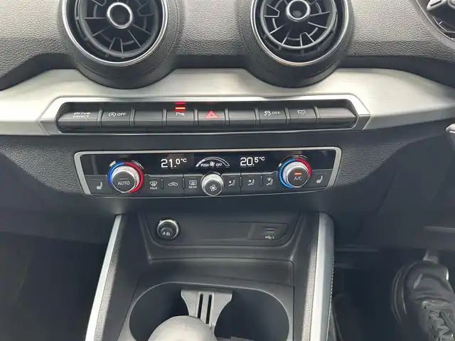 アウディ ＳＱ２ 埼玉県 2020(令2)年 4.1万km デイトナグレーパールエフェクト /ワンオーナー//HDDナビ//フルセグテレビ//バックカメラ//クルーズコントロール//プッシュスタート//パワーバックドア//ETC2.0//パーキングアシスト//衝突被害軽減システム//ダブルサイドエアバッグ//LEDヘッドライト//横滑り防止装置//コーナーセンサー//Bluetooth接続//ミュージックプレーヤー接続//クルーズコントローラー//４DW  /