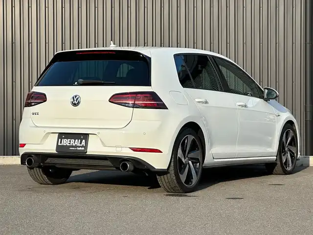 フォルクスワーゲン ゴルフ ＧＴＩ 福島県 2018(平30)年 4.8万km 白 純正ナビ(CD/DVD/BT/SD/AUX/USB)/フルセグ/黒レザーシート/シートヒーター/パワーシート/アダプティブクルーズコントロール /LEDヘッドライト/オートホールド/ドライブレコーダー/純正18AW/パドルシフト/ステアリングスイッチ/純正フロアマット