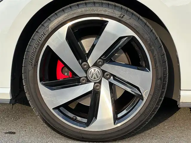 フォルクスワーゲン ゴルフ ＧＴＩ 福島県 2018(平30)年 4.8万km 白 純正ナビ(CD/DVD/BT/SD/AUX/USB)/フルセグ/黒レザーシート/シートヒーター/パワーシート/アダプティブクルーズコントロール /LEDヘッドライト/オートホールド/ドライブレコーダー/純正18AW/パドルシフト/ステアリングスイッチ/純正フロアマット