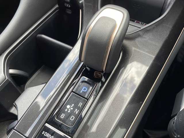 トヨタ クラウン スポーツ Z 神奈川県 2024(令6)年 0.9万km パールⅡ ・パノラマルーフ　/・１２．３インチナビ　/・ＥＴＣ２．０/・全周囲モニター/・ＡＰドライブ（手動運転装置　ニッシン自動車工業）　/・ＡｐｐｌｅＣａｒＰｌａｙ　ＡｎｄｒｏｉｄＡｕｔｏ　/・Ｂｌｕｅｔｏｏｔｈ　/・フルセグＴＶ　/・ハンズフリーパワーバックドア/・AC100V/1500W給電システム/・おくだけ充電/・充電用USB端子/・パワーシート（運転席・助手席）/・シートヒーター　シートベンチレーション（運転席・助手席）/・ハンドルヒーター/・電子インナーミラー/・ドライブレコーダー（前後）/・トヨタセーフティーセンス/・トヨタチームメイト/・純正サイドバイザー/・