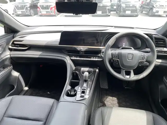 トヨタ クラウン スポーツ Z 熊本県 2024(令6)年 0.9万km パールⅡ ・パノラマルーフ　/・１２．３インチナビ（ApplCarPlay・AndroidAuto・BT・フルセグ・SD・USB）　/・ビルトインＥＴＣ２．０/・全周囲モニター/・ハンズフリーパワーバックドア/・AC100V/1500W給電システム/・おくだけ充電/・パワーシート（運転席・助手席）/・シートヒーター　シートベンチレーション（運転席・助手席）/・ハンドルヒーター/・電子インナーミラー/・トヨタセーフティーセンス/・純正サイドバイザー/・純正フロアマット/・純正21インチAW/・オートライト/・オートマチックハイビーム/・LEDヘッドライト/・スマートキー/・プッシュスタート/・スペアキー1本/・保証書/・取扱説明書