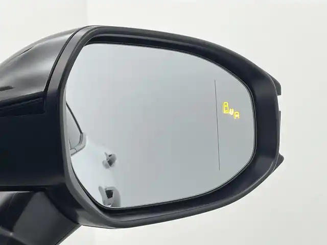 トヨタ クラウン スポーツ Z 熊本県 2024(令6)年 0.9万km パールⅡ ・パノラマルーフ　/・１２．３インチナビ（ApplCarPlay・AndroidAuto・BT・フルセグ・SD・USB）　/・ビルトインＥＴＣ２．０/・全周囲モニター/・ハンズフリーパワーバックドア/・AC100V/1500W給電システム/・おくだけ充電/・パワーシート（運転席・助手席）/・シートヒーター　シートベンチレーション（運転席・助手席）/・ハンドルヒーター/・電子インナーミラー/・トヨタセーフティーセンス/・純正サイドバイザー/・純正フロアマット/・純正21インチAW/・オートライト/・オートマチックハイビーム/・LEDヘッドライト/・スマートキー/・プッシュスタート/・スペアキー1本/・保証書/・取扱説明書