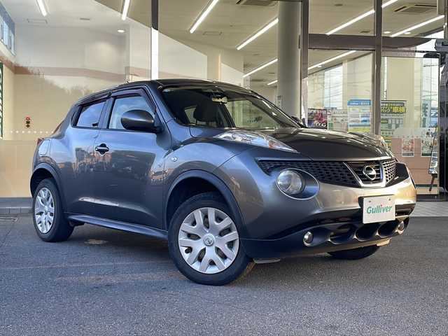 日産 ジューク 15RX タイプV 福島県 2012(平24)年 10.6万km ダークメタルグレー 登録時走行距離：106033km/純正ナビ/ (BT/CD/DVD/フルセグTV/SD/AUX/AM/FM)/バックカメラ/プッシュスタート/ETC/フロアマット/電動格納ミラー/デュアルエアバック/ヘッドライトレベライザー/アームレスト/パワーアウトレット/オートライト/スマートキー/保証書/取扱説明書