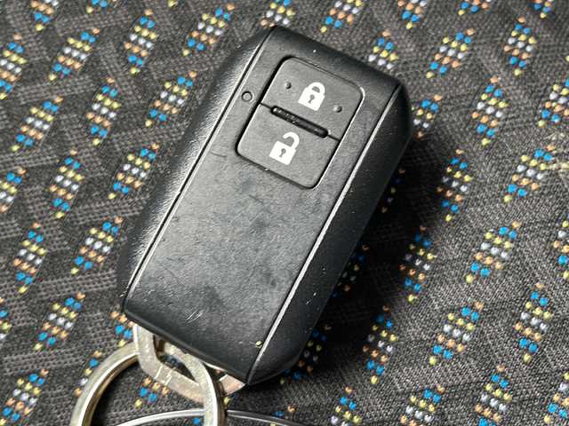 スズキ ハスラー HYBRID X 長野県 2021(令3)年 7.1万km アクティブイエロー/ホワイト2トーンルーフ レーダーブレーキ /純正メモリナビ/・CD/DVD/Bluetooth/AppleCarPlay接続/フルセグTV/全周囲カメラ/ビルトインETC/社外AW付き冬タイヤ 溝残り7/純正15インチAW/前席シートヒーター/純正フロアマット/後方コーナーセンサー/LEDオートライト/プッシュスタート/スマートキー/スペアキー/取扱説明書/保証書