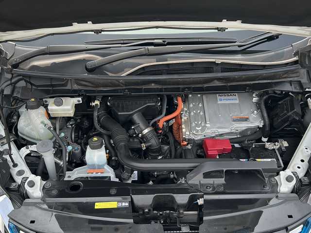 日産 セレナ e－パワー ハイウェイスター V 大阪府 2021(令3)年 2.9万km ブリリアントホワイトパール ワンオーナー/純正ナビ（バックカメラ・フルセグTV/Bluetooth）/プロパイロット/両側パワースライドドア/ETC/プッシュスタート/デジタルインナーミラー/純正15インチアルミホイール/3列シート/純正フロアマット/ドアバイザー/セカンドシートサンシェード/デジタルインナーミラー/電動格納ミラー