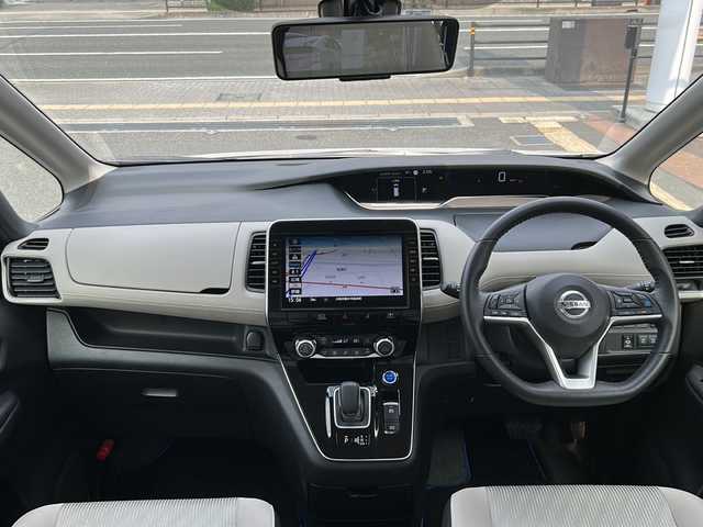 日産 セレナ e－パワー ハイウェイスター V 大阪府 2021(令3)年 2.9万km ブリリアントホワイトパール ワンオーナー/純正ナビ（バックカメラ・フルセグTV/Bluetooth）/プロパイロット/両側パワースライドドア/ETC/プッシュスタート/デジタルインナーミラー/純正15インチアルミホイール/3列シート/純正フロアマット/ドアバイザー/セカンドシートサンシェード/デジタルインナーミラー/電動格納ミラー