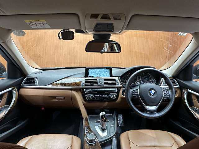 ＢＭＷ ３２０ｄ ラグジュアリー 千葉県 2016(平28)年 5.8万km インペリアル・ブルー・ブリリアント・エフェクト 茶革シート　/ＡＣＣ　/純正ナビ　/Ｂカメラ　/ＰＤＣ　/ＬＣＷ　/ＬＤＷ　/パワーシート　/シートヒーター　/コンフォートアクセス　/ＥＴＣ