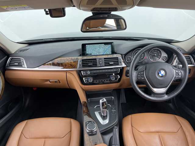 ＢＭＷ ３２０ｄ ラグジュアリー 愛知県 2016(平28)年 5.8万km インペリアル・ブルー・ブリリアント・エフェクト 純正ナビ　/ブラウンレザーシート/前席パワーシート　/シートヒーター　/コンフォートアクセス　/アダプティブクルーズコントロール/ドライブレコーダー前後　/バックカメラカメラ/ＰＤＣ　/ＬＣＷ　/ＬＤＷ　/ＥＴＣ