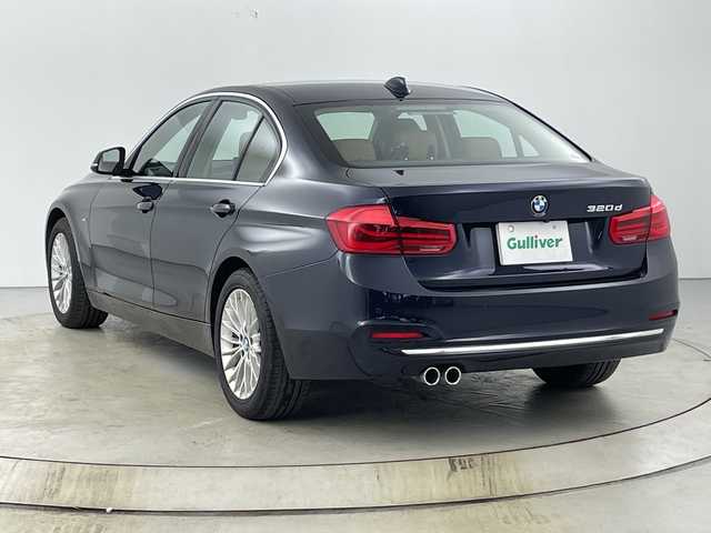 ＢＭＷ ３２０ｄ ラグジュアリー 愛知県 2016(平28)年 5.8万km インペリアル・ブルー・ブリリアント・エフェクト 純正ナビ　/ブラウンレザーシート/前席パワーシート　/シートヒーター　/コンフォートアクセス　/アダプティブクルーズコントロール/ドライブレコーダー前後　/バックカメラカメラ/ＰＤＣ　/ＬＣＷ　/ＬＤＷ　/ＥＴＣ
