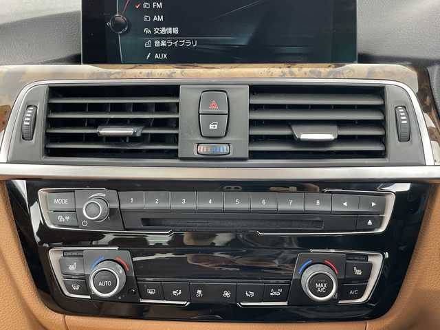 ＢＭＷ ３２０ｄ ラグジュアリー 愛知県 2016(平28)年 5.8万km インペリアル・ブルー・ブリリアント・エフェクト 純正ナビ　/ブラウンレザーシート/前席パワーシート　/シートヒーター　/コンフォートアクセス　/アダプティブクルーズコントロール/ドライブレコーダー前後　/バックカメラカメラ/ＰＤＣ　/ＬＣＷ　/ＬＤＷ　/ＥＴＣ