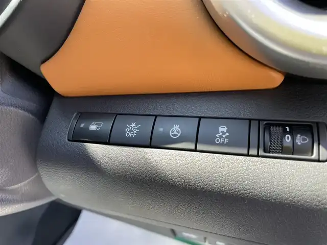 日産 キックス X ツートーンインテリアED 石川県 2020(令2)年 5.4万km チタニウムカーキ ワンオーナー/純正9型ナビ/フルセグTV/アラウンドビューモニター/LEDヘッドライト/ETC/デジタルミラー/ブラインドスポット/プロパイロット/エマージェンシーブレーキ/純正アルミホイール/社外ステップ/ヒッチメンバー/ハーフレザーシート/保証書