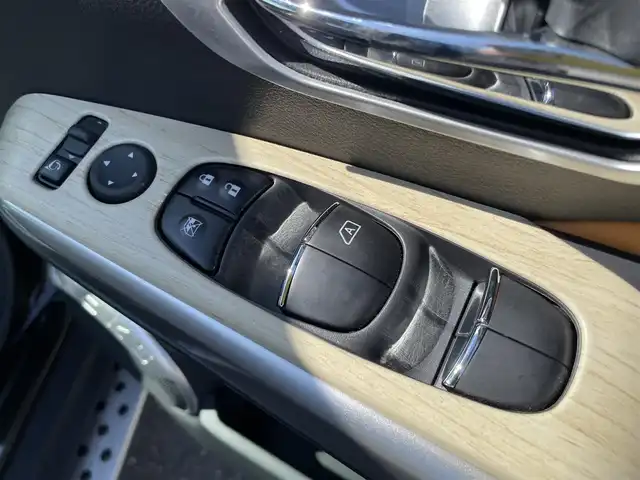 日産 キックス X ツートーンインテリアED 石川県 2020(令2)年 5.4万km チタニウムカーキ ワンオーナー/純正9型ナビ/フルセグTV/アラウンドビューモニター/LEDヘッドライト/ETC/デジタルミラー/ブラインドスポット/プロパイロット/エマージェンシーブレーキ/純正アルミホイール/社外ステップ/ヒッチメンバー/ハーフレザーシート/保証書
