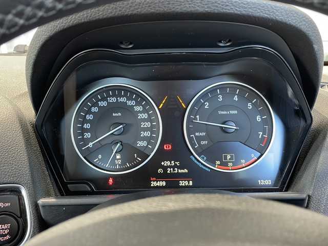 ＢＭＷ １１８ｉ スタイル 富山県 2016(平28)年 2.7万km 茶 禁煙車　/純正HDDナビ /地デジ　/バックカメラ　/コーナーセンサー　/LEDヘッドライト　/クルーズコントロール　　/スマートキー　/純正アルミホイール　/純正オーディオ　/ウィンカーミラー　/電動格納ミラー　/ETC　/プッシュスタート