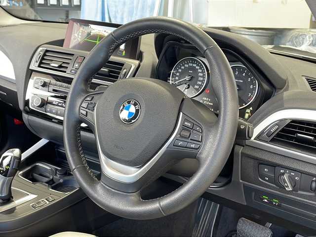 ＢＭＷ １１８ｉ スタイル 富山県 2016(平28)年 2.7万km 茶 禁煙車　/純正HDDナビ /地デジ　/バックカメラ　/コーナーセンサー　/LEDヘッドライト　/クルーズコントロール　　/スマートキー　/純正アルミホイール　/純正オーディオ　/ウィンカーミラー　/電動格納ミラー　/ETC　/プッシュスタート