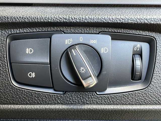 ＢＭＷ １１８ｉ スタイル 富山県 2016(平28)年 2.7万km 茶 禁煙車　/純正HDDナビ /地デジ　/バックカメラ　/コーナーセンサー　/LEDヘッドライト　/クルーズコントロール　　/スマートキー　/純正アルミホイール　/純正オーディオ　/ウィンカーミラー　/電動格納ミラー　/ETC　/プッシュスタート