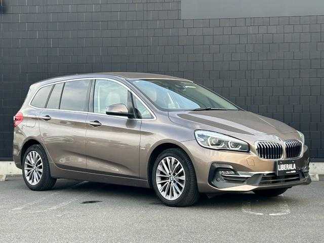 ＢＭＷ ２１８ｄ グランツアラー 埼玉県 2018(平30)年 5.1万km ベージュ 白革シート/純正HDDナビ/(Bluetooth/USB/CD/DVD)/ヘッドアップディスプレイ/ＡＣＣ/３列シート/シートヒーター/パーキングアシスト/バックカメラ/パワーバックドア/ドライブレコーダー/純正ＥＴＣ