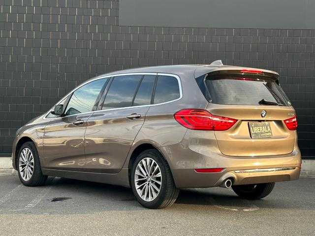 ＢＭＷ ２１８ｄ グランツアラー ラグジュアリー 埼玉県 2018(平30)年 5.1万km ベージュ 白革シート/純正HDDナビ/(Bluetooth/USB/CD/DVD)/ヘッドアップディスプレイ/ＡＣＣ/３列シート/シートヒーター/パーキングアシスト/バックカメラ/パワーバックドア/ドライブレコーダー/純正ＥＴＣ