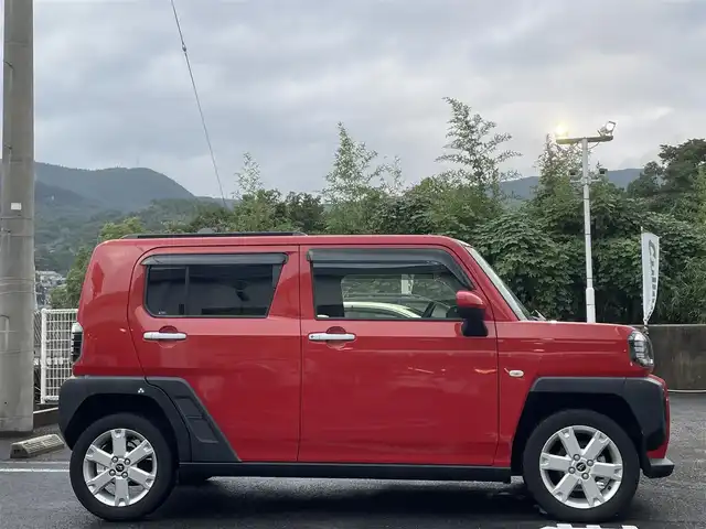 ダイハツ タフト G 長崎県 2020(令2)年 1万km コンパーノレッド 純正ディスプレイオーディオ/（AM、FM、AUX、USB、applecarplay、androidauto）/バックカメラ/プッシュスタート/衝突軽減システム/横滑り防止/コーナーセンサー/アイドリングストップ/１２Vシガーソケット/２．１A　USB/ＤＮ席シートヒーター/電子パーキング/オートホールド/先行車発進ブザー/車線逸脱警報/標識認識ブザー/ステアリモコン/AAC/ガラスルーフ/電格ミラー/ドアバイザー/純正フロアマット/ABS/Wエアバッグ/純正AW/スマートキー/ETC/保証書/取説/ワンオーナー