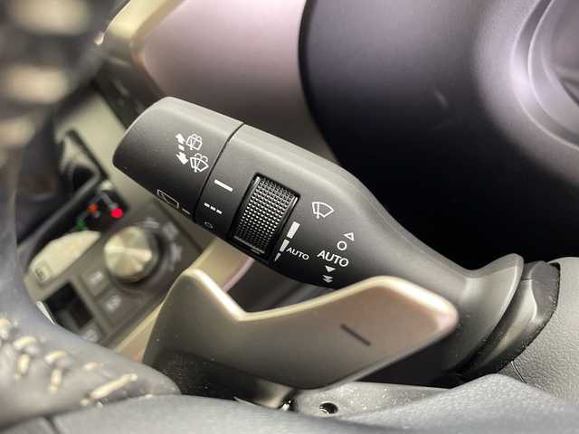 レクサス ＮＸ 300 ブラックシークエンス 愛知県 2019(平31)年 1.8万km ソニッククォーツ 純正10.3インチナビ/CD DVD フルセグTV Bluetooth/走行中テレビ視聴可/パノラミックビューモニター/同色フェンダーアーチモール/プリクラッシュセーフティ/レーントレーシングアシスト/パーキングサポートブレーキ/レーダークルーズコントロール/ブラインドスポットモニター/シートヒーター/ステアリングヒーター/パワーバックドア/三眼LEDオートライト/ETC2.0