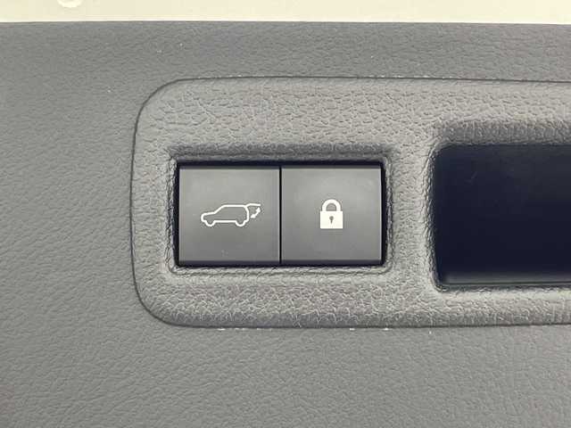 レクサス ＮＸ 300 ブラックシークエンス 愛知県 2019(平31)年 1.8万km ソニッククォーツ 純正10.3インチナビ/CD DVD フルセグTV Bluetooth/走行中テレビ視聴可/パノラミックビューモニター/同色フェンダーアーチモール/プリクラッシュセーフティ/レーントレーシングアシスト/パーキングサポートブレーキ/レーダークルーズコントロール/ブラインドスポットモニター/シートヒーター/ステアリングヒーター/パワーバックドア/三眼LEDオートライト/ETC2.0