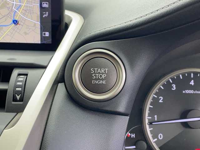 レクサス ＮＸ 300 ブラックシークエンス 愛知県 2019(平31)年 1.8万km ソニッククォーツ 純正10.3インチナビ/CD DVD フルセグTV Bluetooth/走行中テレビ視聴可/パノラミックビューモニター/同色フェンダーアーチモール/プリクラッシュセーフティ/レーントレーシングアシスト/パーキングサポートブレーキ/レーダークルーズコントロール/ブラインドスポットモニター/シートヒーター/ステアリングヒーター/パワーバックドア/三眼LEDオートライト/ETC2.0