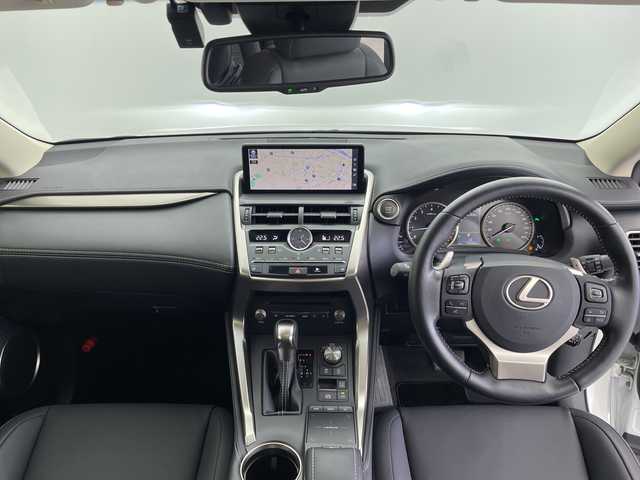 レクサス ＮＸ 300 ブラックシークエンス 愛知県 2019(平31)年 1.8万km ソニッククォーツ 純正10.3インチナビ/CD DVD フルセグTV Bluetooth/走行中テレビ視聴可/パノラミックビューモニター/同色フェンダーアーチモール/プリクラッシュセーフティ/レーントレーシングアシスト/パーキングサポートブレーキ/レーダークルーズコントロール/ブラインドスポットモニター/シートヒーター/ステアリングヒーター/パワーバックドア/三眼LEDオートライト/ETC2.0