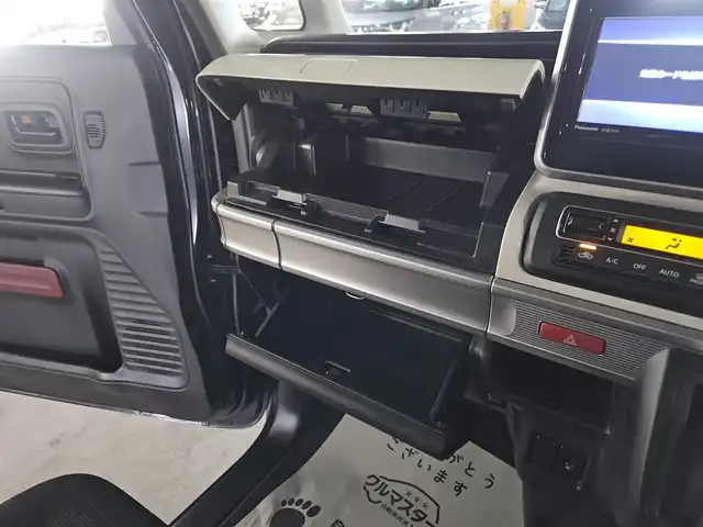 スズキ スペーシア HYBRID X 宮崎県 2021(令3)年 7.9万km ブルーイッシュブラックパール3 〇パナソニックナビ/〇フルセグTV/〇両側パワースライドドア/〇バックカメラ/〇全方位モニター用カメラパッケージ/〇ビルトインETC/〇ドライブレコーダー/〇セーフティサポート/〇SRSエアバッグ/〇オートライト/〇チルトステアリング/〇ファブリックシート/シートヒーター/〇ロールサンシェード/〇ラゲッジルームランプ/〇後方支援ミラー/〇キーレスプッシュスタートシステム/〇禁煙車
