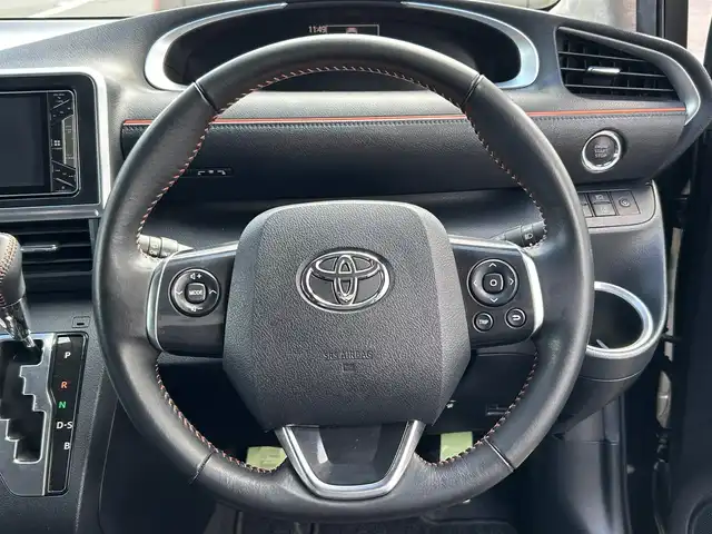 トヨタ シエンタ G クエロ 香川県 2018(平30)年 5.8万km ブラックマイカ 登録時走行距離57220km/パイオニア製ナビ【AVIC-CW901】/（Bluetooth/フルセグTV/DVD/MSV/HDMI）/ナビレディパッケージ/・バックカメラ/・ステアリングスイッチ/両側電動スライドドア/プリクラッシュセーフティ/レーンキープアシスト/革巻きステアリング/ハーフレザーシート/オートマチックハイビーム/オートライト/LEDヘッドライト/フォグライト/純正ビルトインETC/純正15インチホイールキャップ/純正フロアマット/スマートキー/プッシュスタート/オートエアコン/ドアバイザー/ウィンカー付電動格納ミラー/ISOFIX