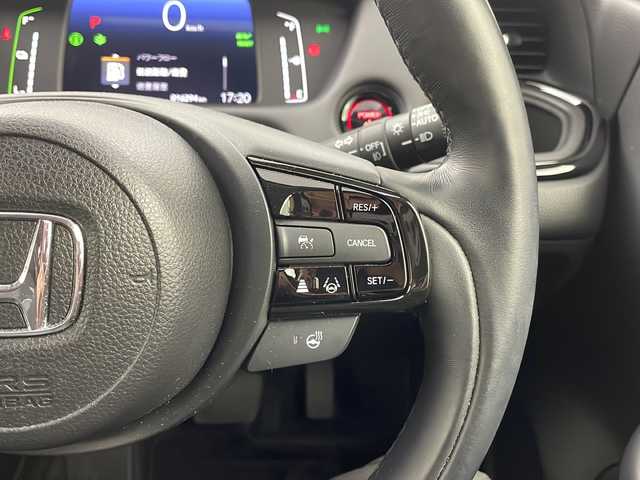 ホンダ フィット e:HEVリュクス 栃木県 2024(令6)年 1.7万km クリスタルブラックパール ワンオーナー/純正ナビ/フルセグTV/AM/FM/Bluetooth/iPod/AUX/USB/バックカメラ/ホンダセンシング/CMBS（衝突軽減ブレーキ）/ACC（オートクルーズコントロール）/先行車発進お知らせ/路外逸脱抑制システム/レーンキープアシスト/標識認識機能/ETC/スマートキー/前後ドライブレコーダー/純正フロアマット/純正16インチAW/LEDヘッドライト/オートハイビーム/置くだけ充電/ハンドルヒーター/シートヒーター/保証書/取扱説明書/スペアキー
