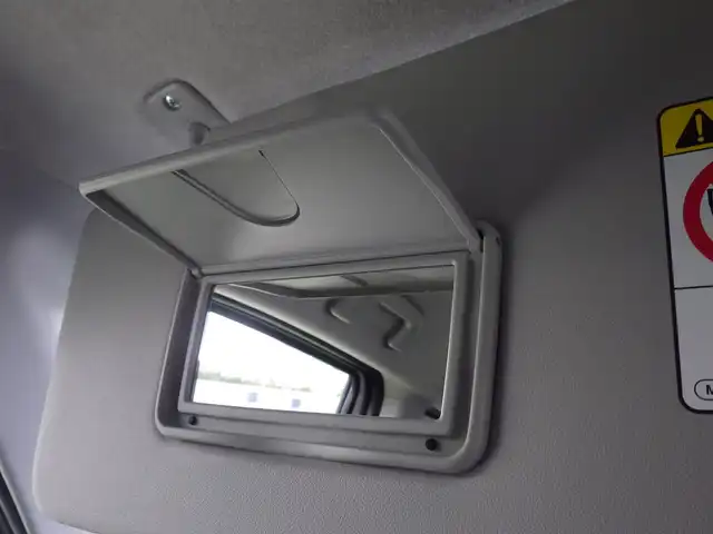 トヨタ ルーミー カスタムG－T 千葉県 2025(令7)年 0.1千km パールホワイトⅢ スマートアシストIII/レーダークルーズコントロール/エコアイドル/両側パワースライドドア/ディスプレイオーディオ/純正地デジTV/【Apple CarPlay　Android Auto対応】/【Bluetooth接続】/パノラマモニター/前席シートヒーター/革巻きステアリング/ステアリングスイッチ/LEDヘッドライト/フォグライト/ウインカーミラー/コーナーセンサー/純正15インチアルミホイル/キーフリーシステム