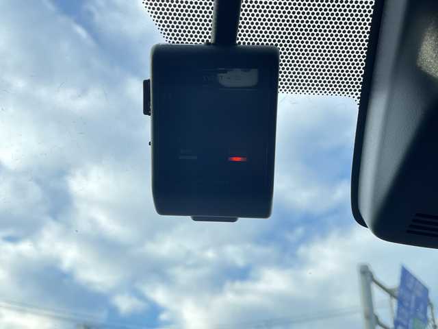 トヨタ シエンタ G 新潟県 2018(平30)年 4.9万km ホワイトパールクリスタルシャイン 純正ナビ：NSZT-W68T/（BT/DTV/FM/AM/フルセグ）/両側電動ドア/トヨタセーフティーセンス/全周囲カメラ/ドライブレコーダー/ビルトインETC/アイドリングストップ/衝突軽減/オートライト/スペアキー1本/ドアバイザー/電動格納ミラー