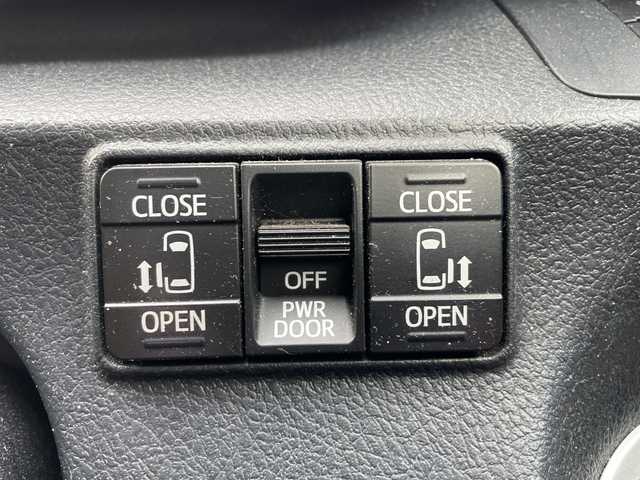 トヨタ シエンタ G 新潟県 2018(平30)年 4.9万km ホワイトパールクリスタルシャイン 純正ナビ：NSZT-W68T/（BT/DTV/FM/AM/フルセグ）/両側電動ドア/トヨタセーフティーセンス/全周囲カメラ/ドライブレコーダー/ビルトインETC/アイドリングストップ/衝突軽減/オートライト/スペアキー1本/ドアバイザー/電動格納ミラー