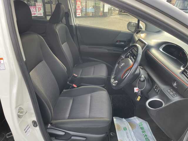 トヨタ シエンタ G 新潟県 2018(平30)年 4.9万km ホワイトパールクリスタルシャイン 純正ナビ：NSZT-W68T/（BT/DTV/FM/AM/フルセグ）/両側電動ドア/トヨタセーフティーセンス/全周囲カメラ/ドライブレコーダー/ビルトインETC/アイドリングストップ/衝突軽減/オートライト/スペアキー1本/ドアバイザー/電動格納ミラー