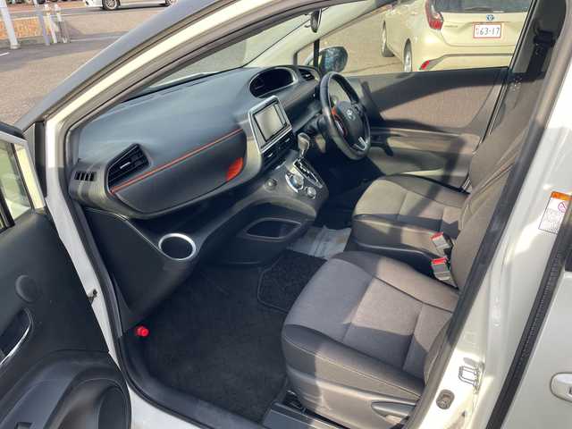 トヨタ シエンタ G 新潟県 2018(平30)年 4.9万km ホワイトパールクリスタルシャイン 純正ナビ：NSZT-W68T/（BT/DTV/FM/AM/フルセグ）/両側電動ドア/トヨタセーフティーセンス/全周囲カメラ/ドライブレコーダー/ビルトインETC/アイドリングストップ/衝突軽減/オートライト/スペアキー1本/ドアバイザー/電動格納ミラー