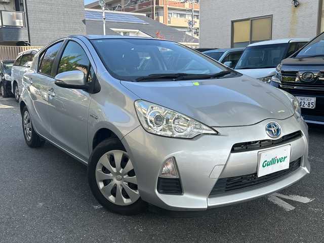 トヨタ アクア S 福岡県 2014(平26)年 11.9万km シルバーM 純正ナビ/TV/Am/Fm/Bluetooth/DS/AUX/DISC/SD/USB/純正フロアマット/電動格納ミラー/オートライト/横すべり防止/ECOMODE