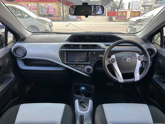 トヨタ アクア S 福岡県 2014(平26)年 11.9万km シルバーM 純正ナビ/TV/Am/Fm/Bluetooth/DS/AUX/DISC/SD/USB/純正フロアマット/電動格納ミラー/オートライト/横すべり防止/ECOMODE