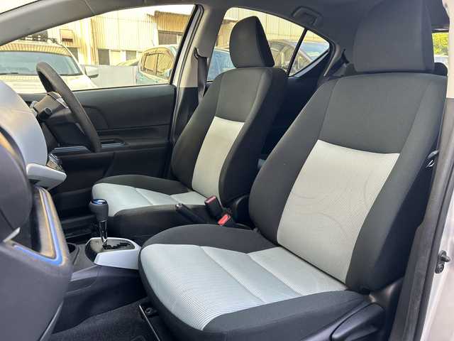 トヨタ アクア S 福岡県 2014(平26)年 11.9万km シルバーM 純正ナビ/TV/Am/Fm/Bluetooth/DS/AUX/DISC/SD/USB/純正フロアマット/電動格納ミラー/オートライト/横すべり防止/ECOMODE