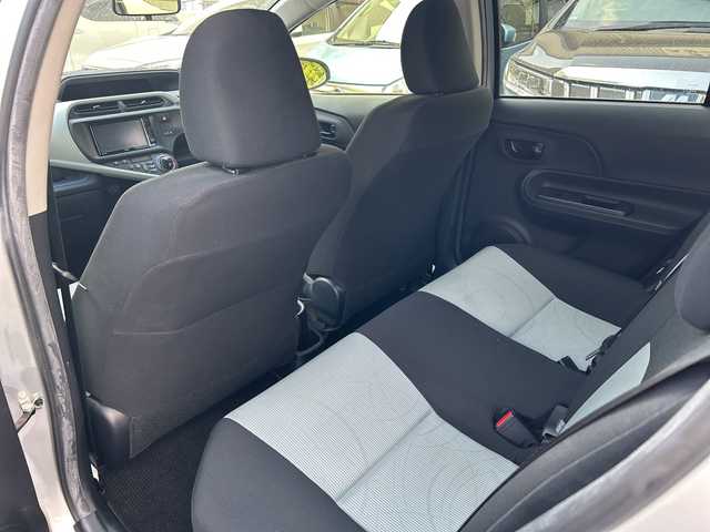 トヨタ アクア S 福岡県 2014(平26)年 11.9万km シルバーM 純正ナビ/TV/Am/Fm/Bluetooth/DS/AUX/DISC/SD/USB/純正フロアマット/電動格納ミラー/オートライト/横すべり防止/ECOMODE